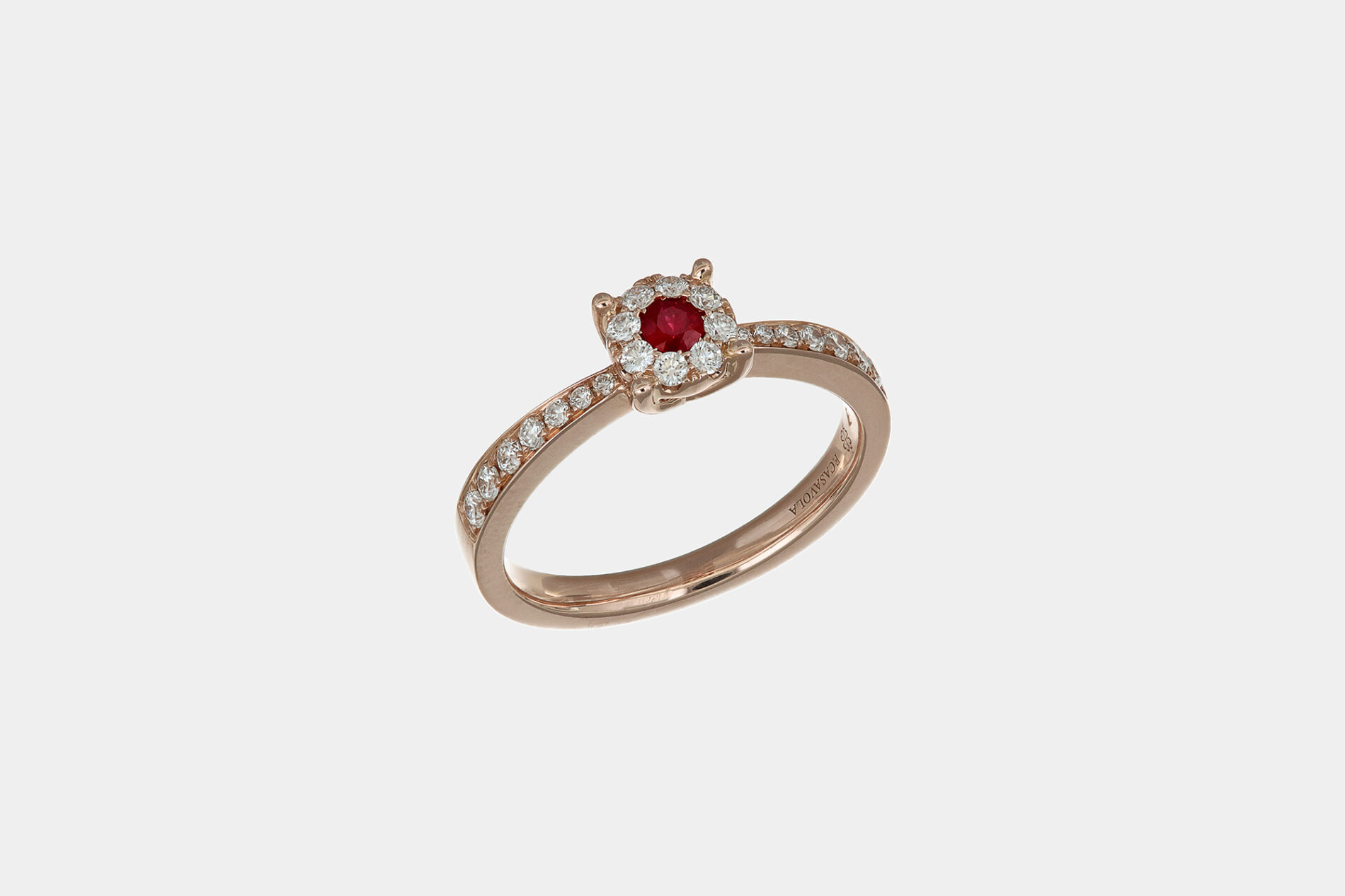Anello Invisible rubino e pavé diamanti Rosé - Gioielleria Casavola di Noci - gioiello in oro rosa 18 ct - idee regalo compleanno 18 anni ragazza