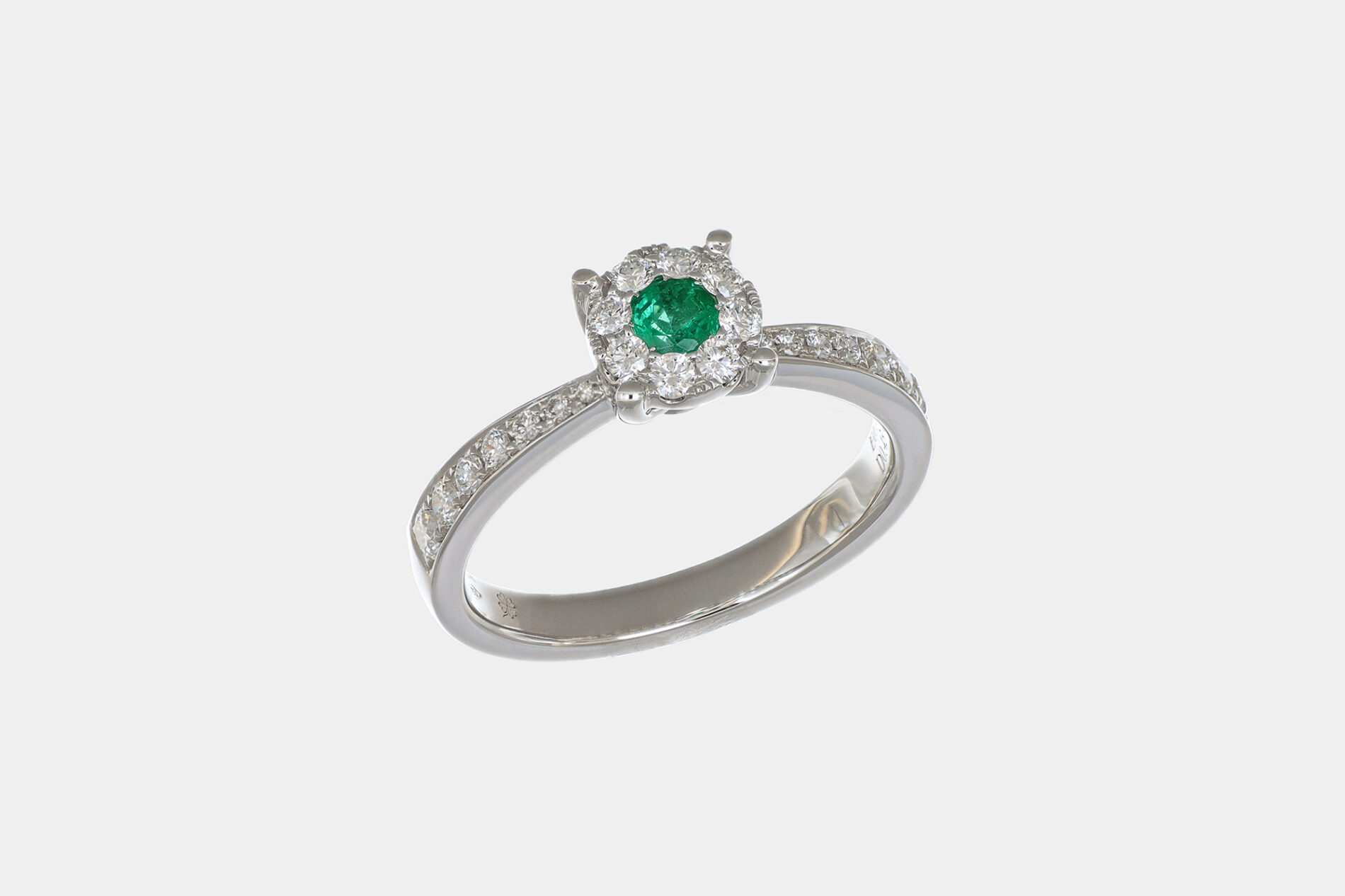Anello Invisible smeraldo e pavé diamanti White - Gioielleria Casavola di Noci - in oro bianco 18 ct - idee regalo compleanno 18 anni ragazza