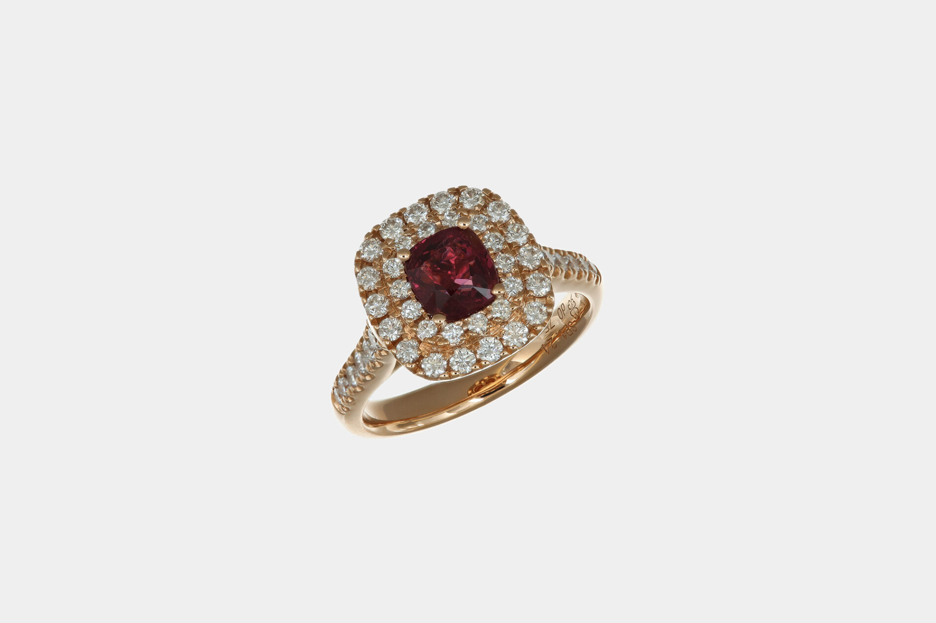 Anello Halo con spinello Burma 1.24 ct Prestige Rosé - Gioielleria Casavola di Noci - gioiello in oro rosa 18 carati - idee regalo donna che ama oggetti originali