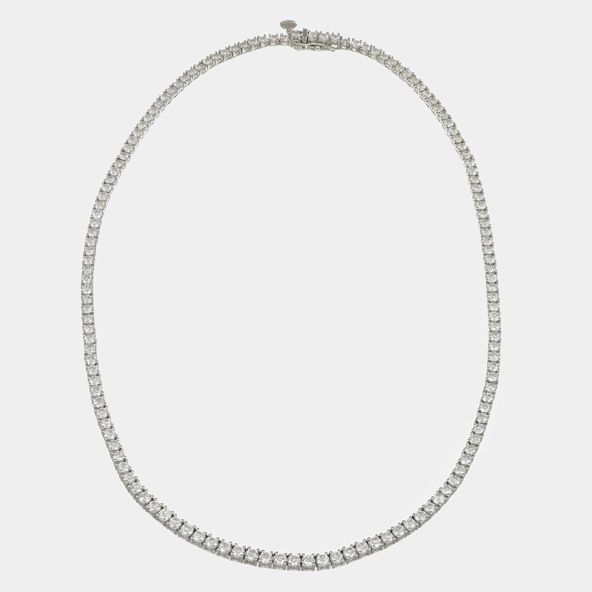 Girocollo tennis a filo diamanti 10.59 ct Prestige White - Gioielleria Casavola di Noci - in oro bianco 18 carati - gioiello per una donna che ama il lusso